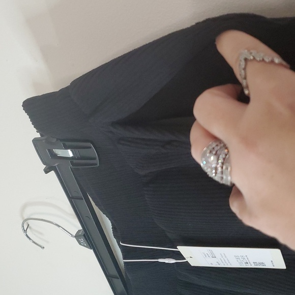 NWT Halara Pull-On Black Wideleg Ribbed Pants Size Large Elastic Waist Pockets - Picture 3 of 11